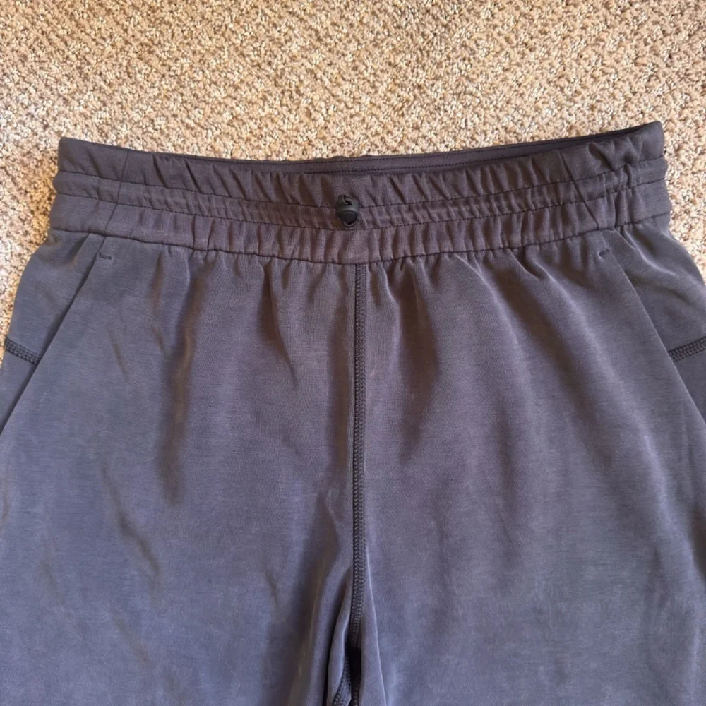 Lululemon Softstreme High-Rise Straight Leg Crop in washed black